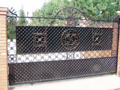 Шикарные кованые ворота для коттеджа