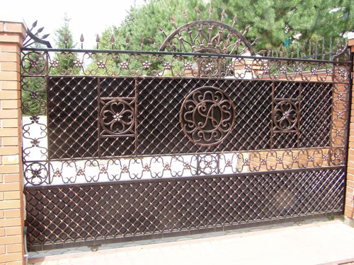Узорчатые кованые ворота